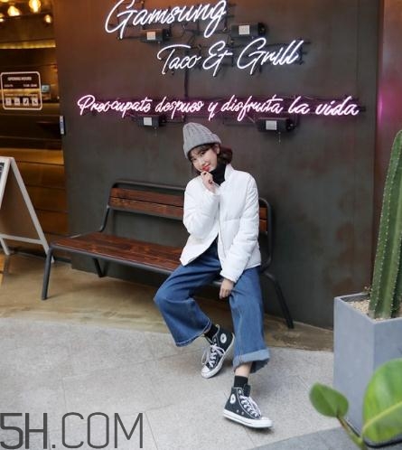 冬天穿牛仔褲配什么鞋子？冬天牛仔褲搭配鞋子圖片