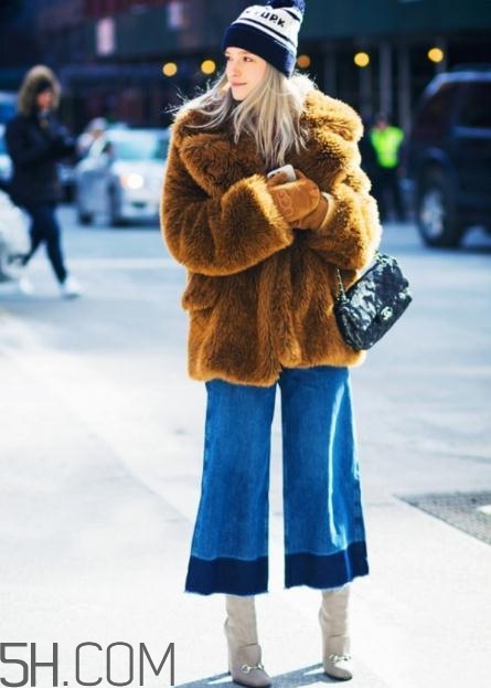 冬天牛仔闊腿褲配什么鞋子？冬天牛仔闊腿褲搭配鞋子圖