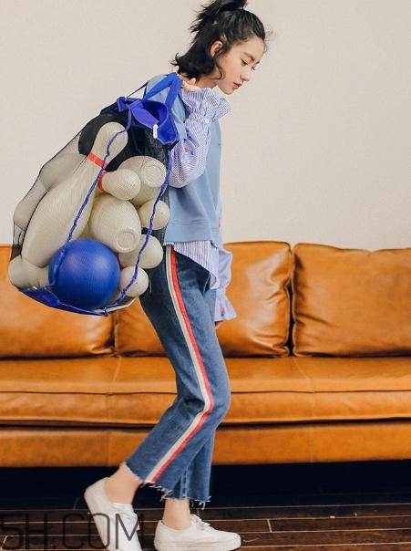 牛仔褲買回來要洗嗎？新買的牛仔褲怎么洗？