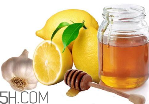 一斤蜂蜜放多少檸檬 蜂蜜泡檸檬為什么會(huì)苦 一斤蜂蜜放多少檸檬 蜂蜜泡檸檬為什么會(huì)苦