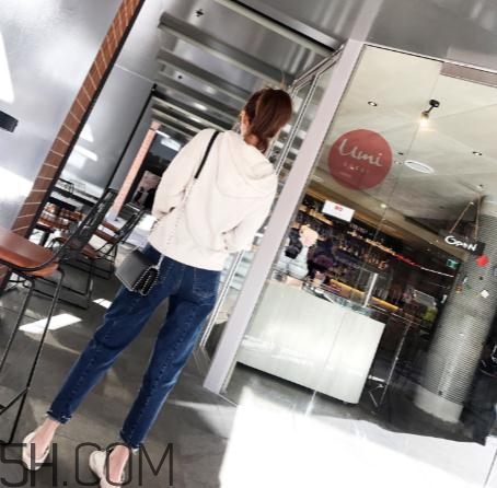 牛仔褲能用鹽水泡嗎？牛仔褲用鹽水泡多長時間？