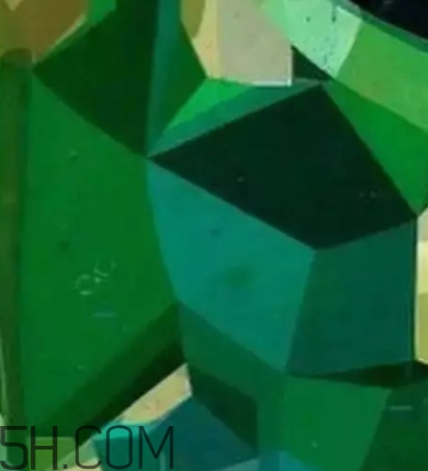 2018流行什么顏色衣服？2018流行衣服顏色搭配