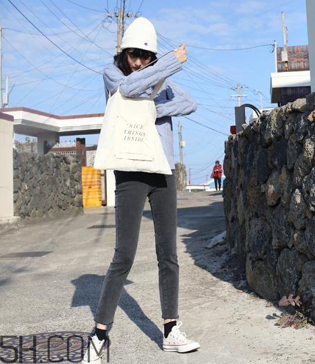 牛仔褲染上墨水怎么洗？牛仔褲沾上油漆怎么洗？