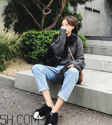 牛仔褲粘上口香糖怎么除掉？牛仔褲上的機油怎么洗掉？