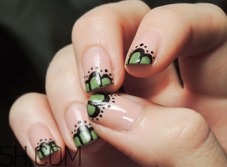 如何防止指甲油變干？指甲油還有哪些妙用？