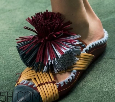 2018流行什么鞋子？2018流行鞋子搭配