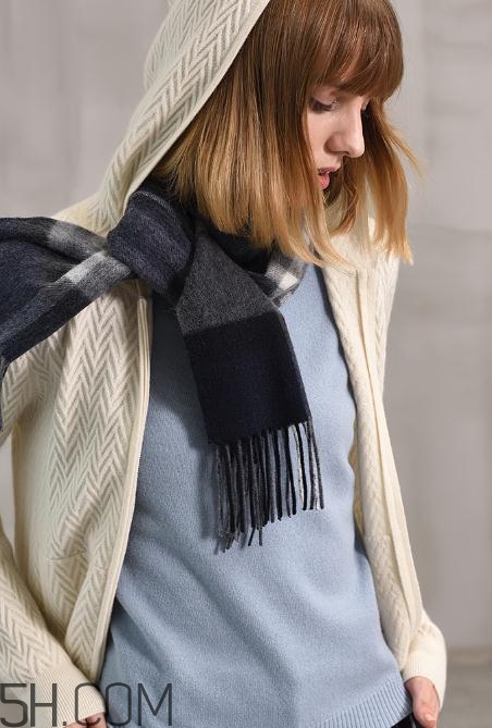 羊絨衫掉毛正常嗎？羊絨衫掉毛厲害怎么辦？