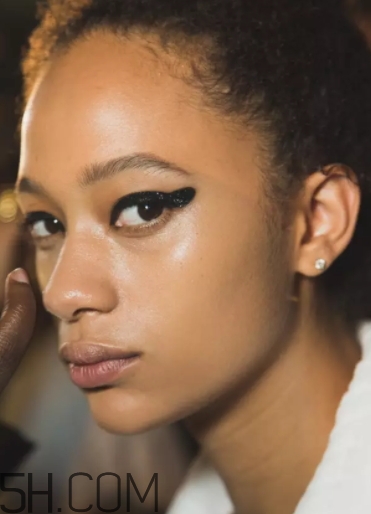 2018年流行什么眼妝？2018年流行眼妝趨勢