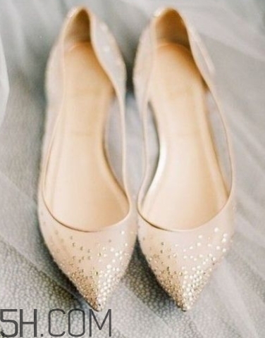 2018年流行什么顏色的婚鞋？2018年流行什么婚鞋款式