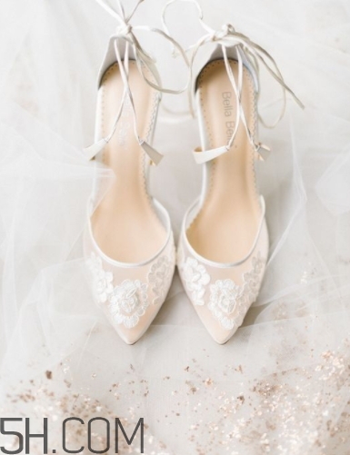 2018年流行什么顏色的婚鞋？2018年流行什么婚鞋款式