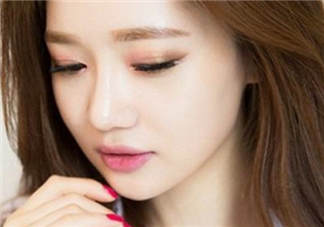 紋什么眉毛最自然好看？紋眉的常見方法