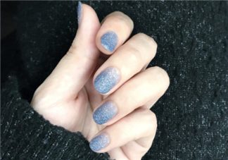 悅詩風(fēng)吟指甲油藍(lán)莓冰沙好看嗎？怎么讓指甲油干得快？