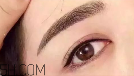 紋什么眉毛最自然好看？紋眉的常見方法