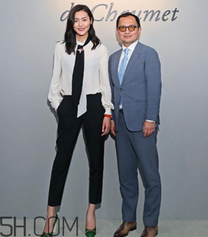 2018流行什么衣服？2018流行衣服搭配