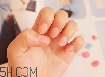 什么是指甲軟化劑？海綿式洗甲水好用嗎？                                                                         