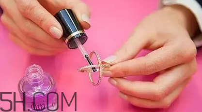 過(guò)期的指甲油還能用嗎？卸指甲油的小妙招