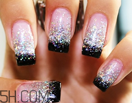 怎么判斷指甲油是否快干？水晶甲要怎么卸？