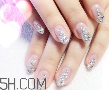 怎么判斷指甲油是否快干？水晶甲要怎么卸？