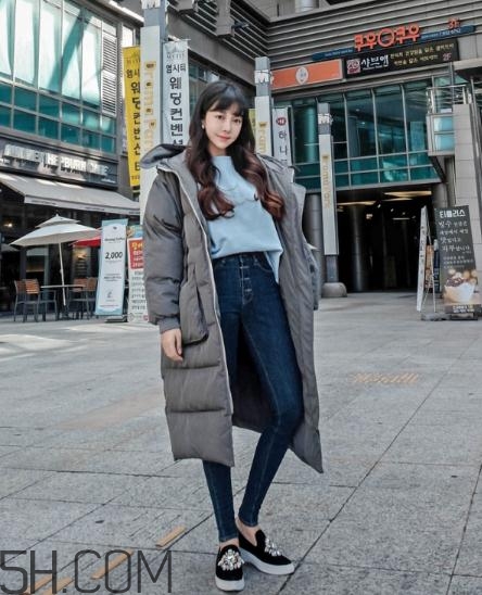 棉襖配牛仔褲好看嗎？棉服搭配牛仔褲圖片