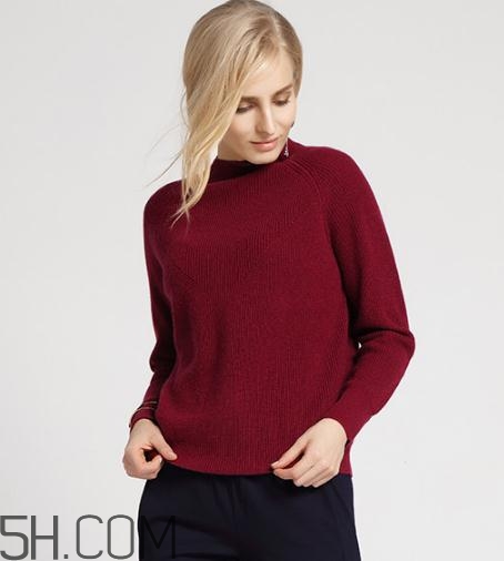 羊絨衫可以貼身穿嗎？羊絨衫里面穿什么？