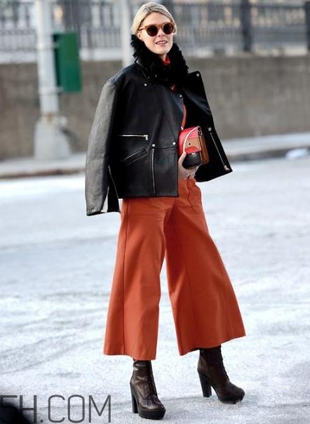 焦糖色闊腿褲配什么鞋子？焦糖色闊腿褲搭配鞋子圖片