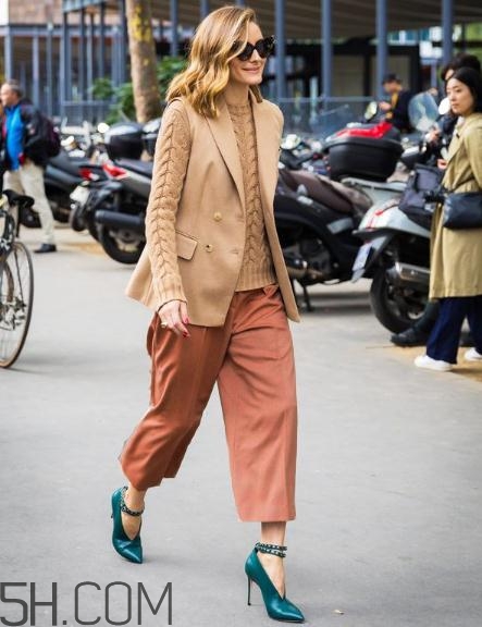 焦糖色闊腿褲配什么鞋子？焦糖色闊腿褲搭配鞋子圖片