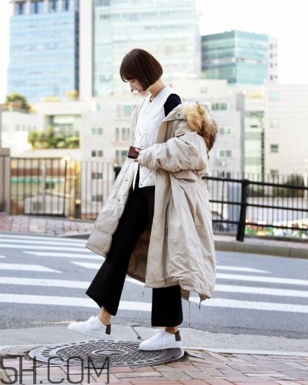 喇叭褲搭配羽絨服好看嗎？喇叭褲搭配羽絨服圖片