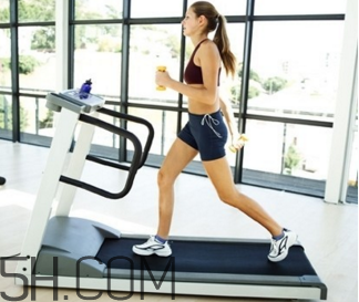跑步機的正確跑步姿勢是什么？跑步機跑步的注意事項有哪些？