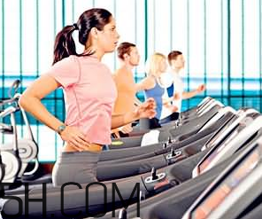 在跑步機上可以光腳跑嗎？跑步機有什么注意事項嗎？