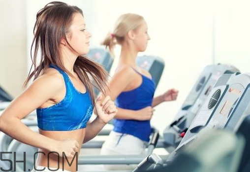 跑步機的正確跑步姿勢是什么？跑步機跑步的注意事項有哪些？