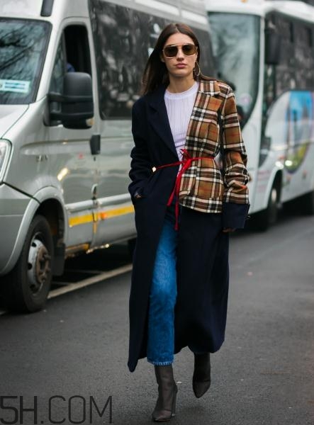 冬天牛仔褲配什么上衣？冬天穿牛仔褲怎么搭配？