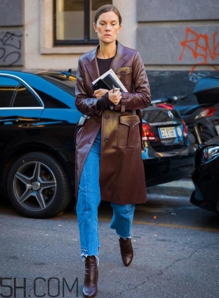 冬天牛仔褲配什么上衣？冬天穿牛仔褲怎么搭配？