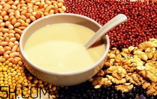 什么樣的豆?jié){不能喝？喝豆?jié){應(yīng)該要注意什么呢？