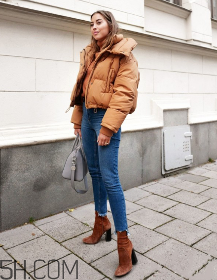 焦糖色鞋子配什么衣服？焦糖色鞋子搭配圖片