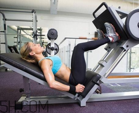 腿舉可以代替深蹲嗎？腿舉和深蹲哪個(gè)好？