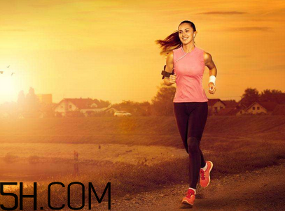 跑步機(jī)跑步什么時(shí)間最好？跑步機(jī)跑步多長(zhǎng)時(shí)間合適？