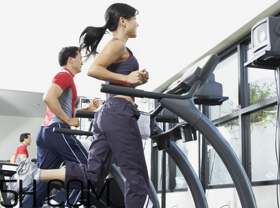 天天用跑步機(jī)跑步好嗎？在跑步機(jī)上跑步一個(gè)星期跑多少次合適呢？