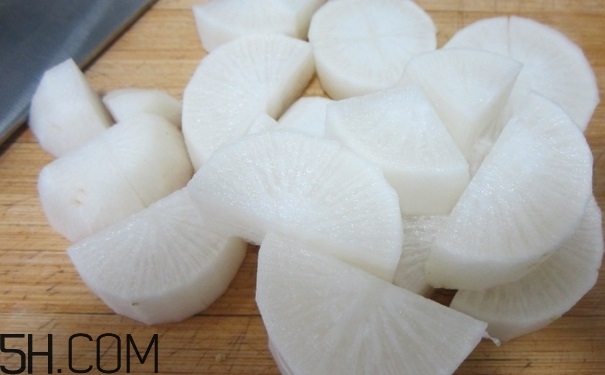 吃白蘿卜有哪些益處？白蘿卜的養(yǎng)生功效有哪些？