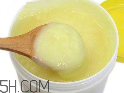 蜂王漿的營養(yǎng)成分有哪些？怎么辨別真假蜂王漿？