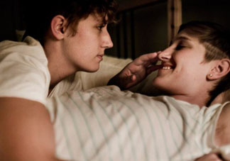 說(shuō)男的彎了什么意思 男生彎了是什么意思