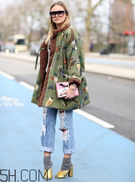 冬天破洞牛仔褲怎么搭配？破洞牛仔褲冬天怎么穿？