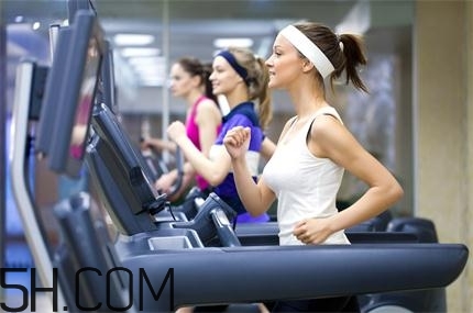 跑步機上跑步頭暈腿軟是怎么回事？跑步機上跑步設(shè)置多少時間速度？