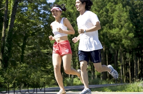 慢跑運(yùn)動(dòng)有什么注意事項(xiàng)？慢跑運(yùn)動(dòng)對(duì)身體有什么好處？
