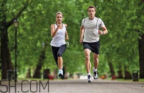 慢跑運動有什么注意事項？慢跑運動對身體有什么好處？