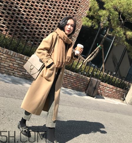 雙面呢大衣會掉毛嗎？雙面呢大衣掉毛怎么辦？