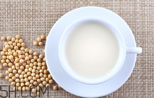 如何健康的喝豆?jié){？喝豆?jié){有什么注意事項嗎？
