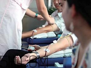 女人可以在月經(jīng)期獻(xiàn)血嗎？獻(xiàn)血可以在月經(jīng)期間嗎？