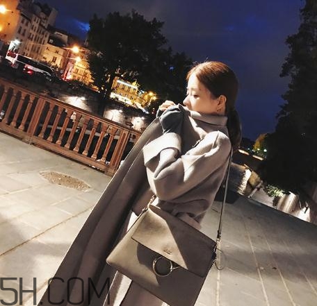 雙面呢大衣容易皺嗎？雙面呢大衣皺了怎么辦？