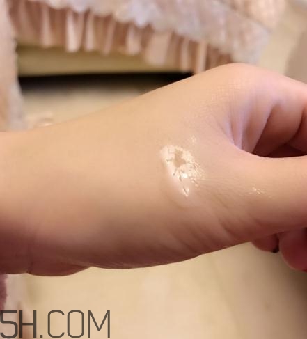 春紀眼霜怎么樣？春紀眼霜好用嗎？