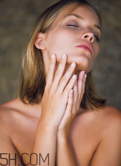 潔爾陰要用清水洗嗎？潔爾陰要稀釋嗎？